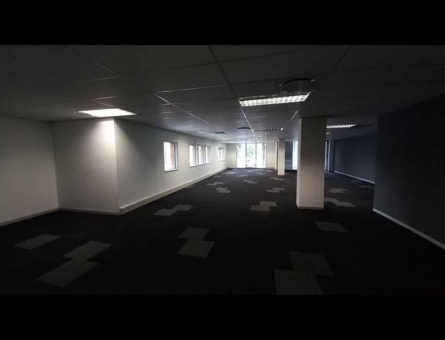 183M² OFFICE TO LET IN BRYANSTON